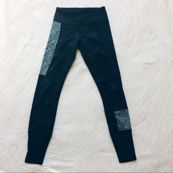 *RARE* Navy Camo print Lululemon Leggings 2 - Picture 2 of 7